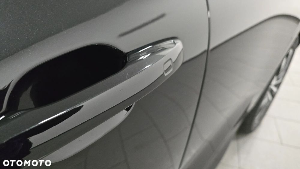 Volvo XC 60 B4 D Plus Dark - 11