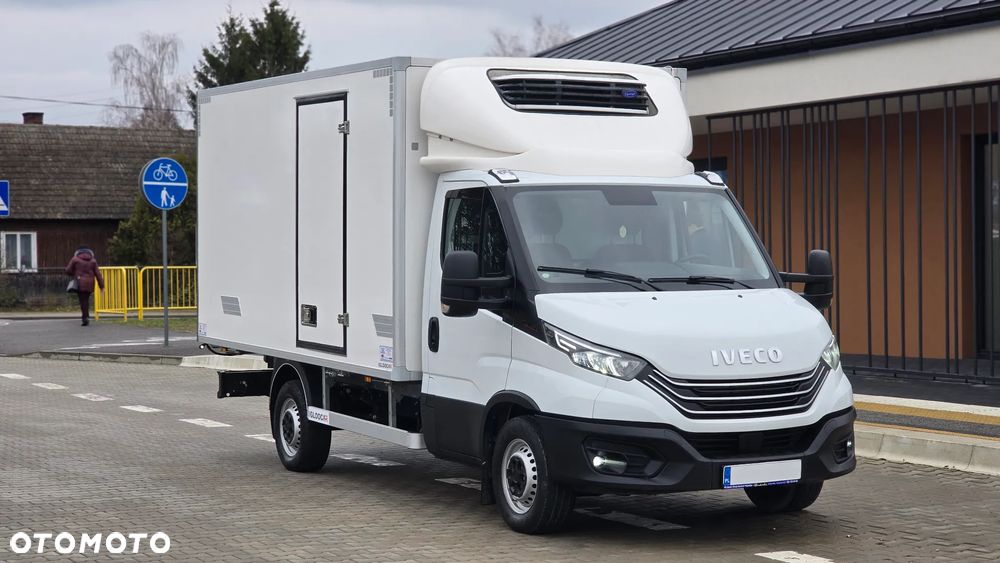 Iveco ❗️❗️DAILY 3.0 180Km 35S18 JAK NOWY ❗️❗️LIFT / CHŁODNIA MROŹNIA -32 +32 / ZASILANIE 230V / PIERWSZY WŁASCICIEL / NAVI / KAMERA COFANIA / FULL LED / TEMPOMAT AKTYWNY / GRUBA ŚCIANKA / ZABUDOWA IGLOOCAR / AGREGAT CARRIER / WERSJA WZMOCNIONA / FULL OPCJA / SERWIS ASO / SALON POLSKA /❗❗ JAK Z SALONU - NOWY -❗❗ - 2