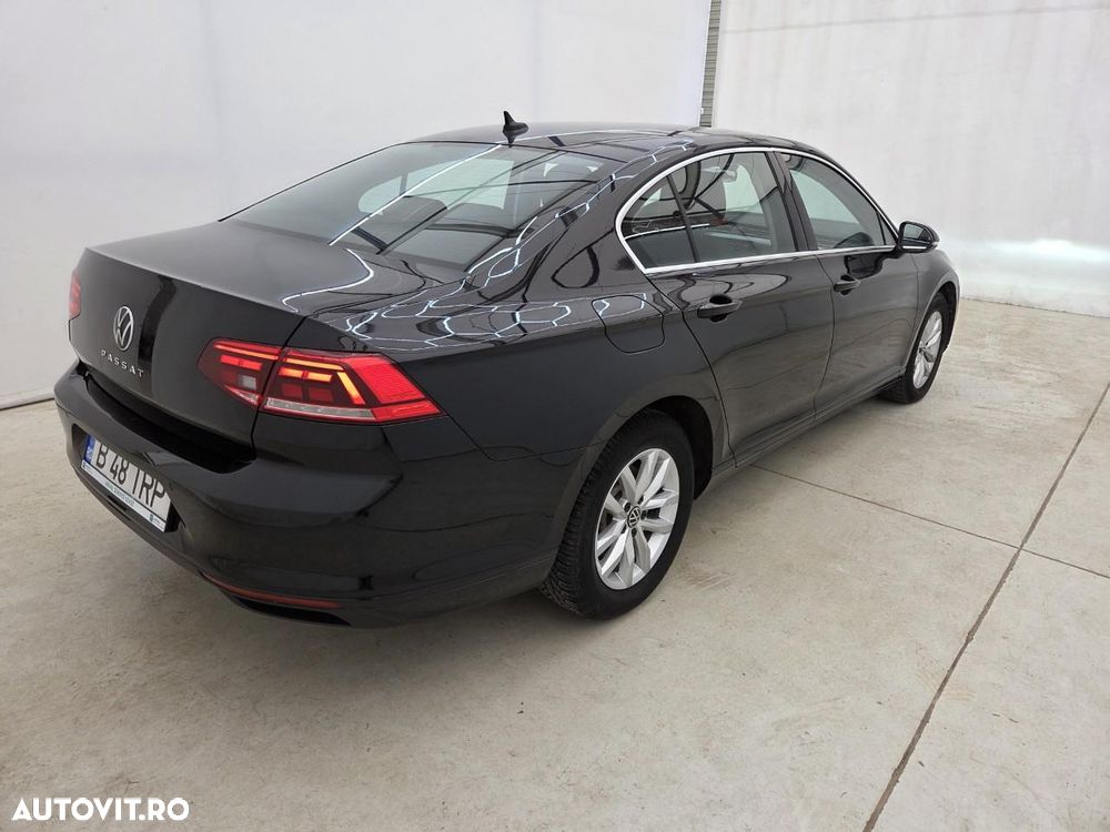 Volkswagen Passat 2.0 TDI DSG Advance - 3