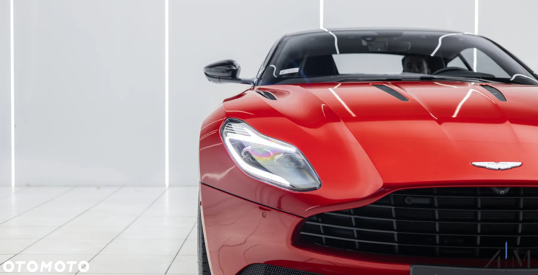 Aston Martin DB11 - 10
