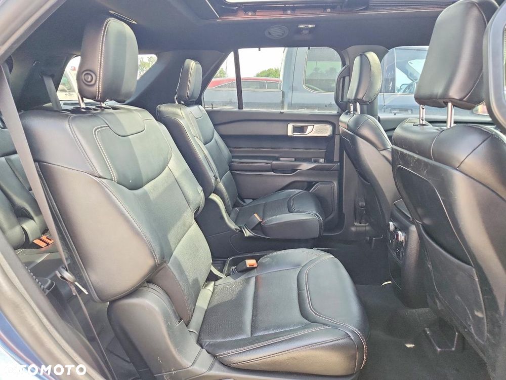 Ford Explorer - 11