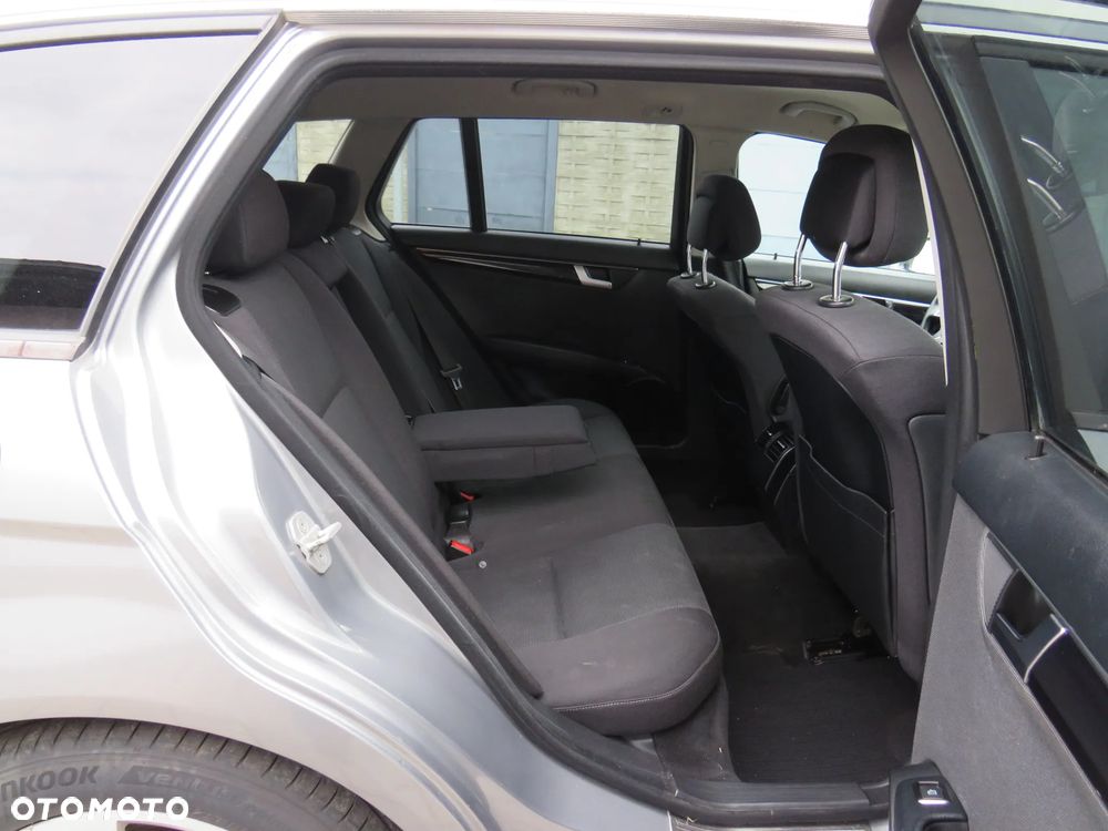 Mercedes-Benz Klasa C 200 CDI DPF BlueEFFICIENCY - 33