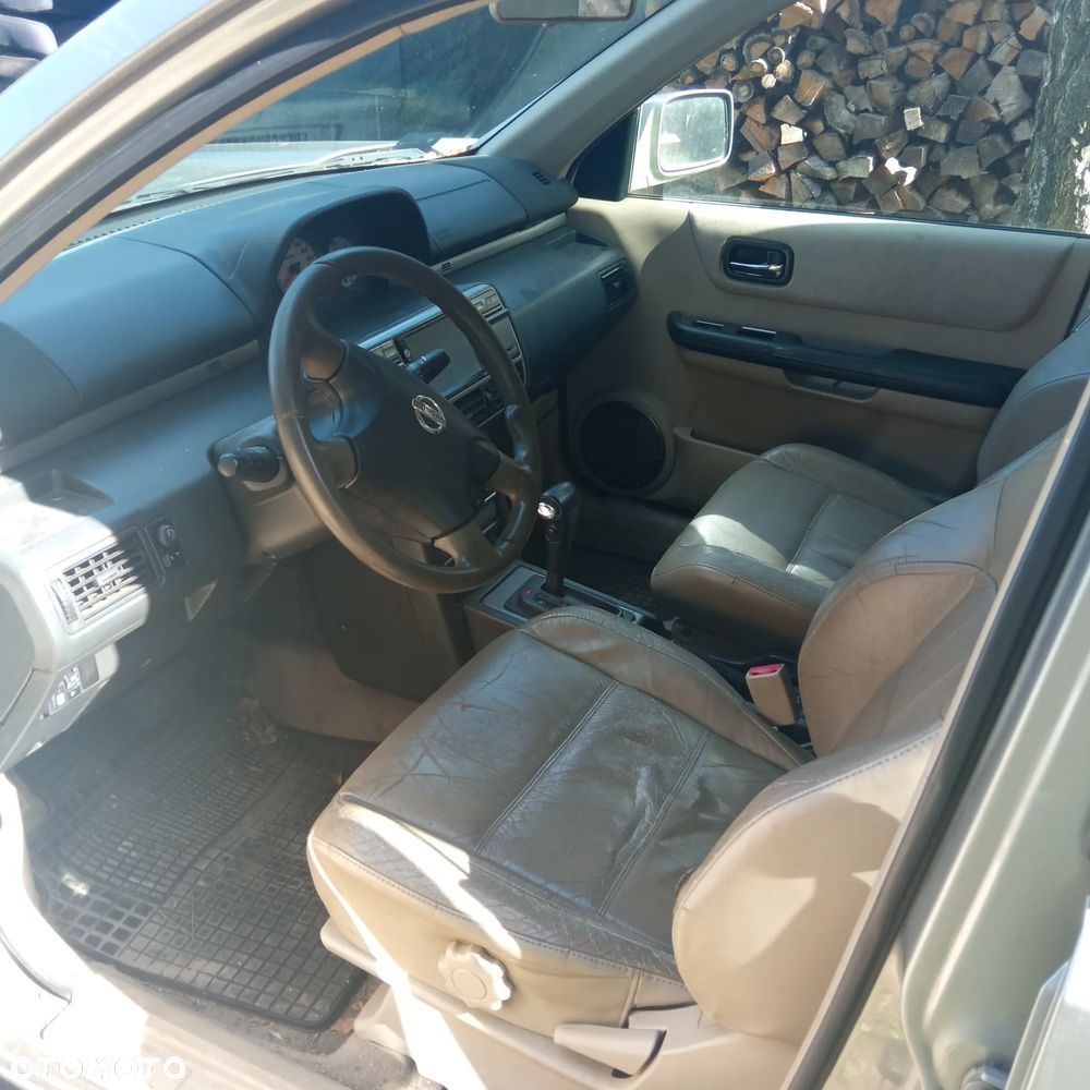 Nissan X-Trail 2.0 Luxury - 9