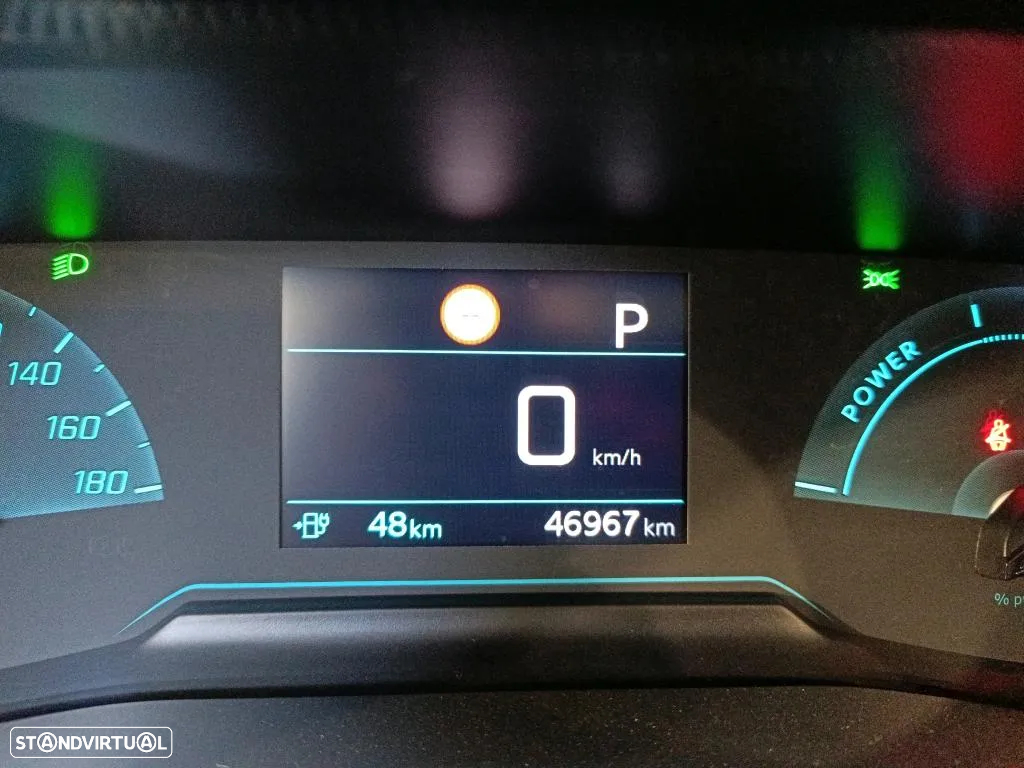 Peugeot e-2008 50 kWh Active Pack - 8