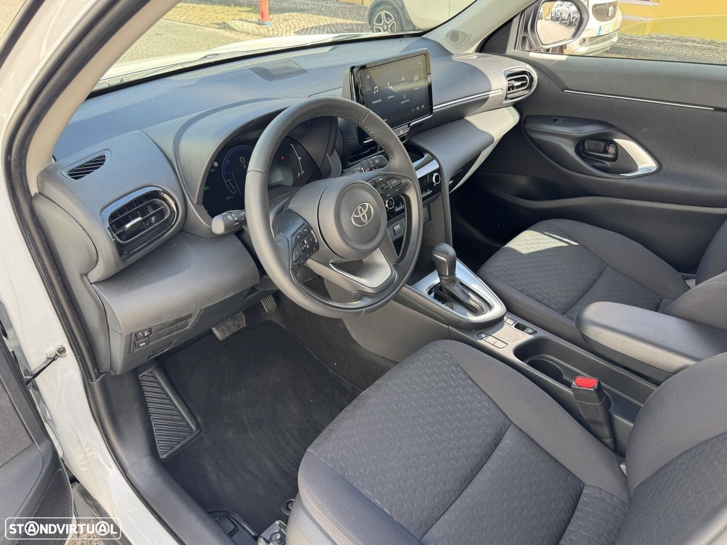 Toyota Yaris Cross 1.5 HDF Comfort Plus - 15