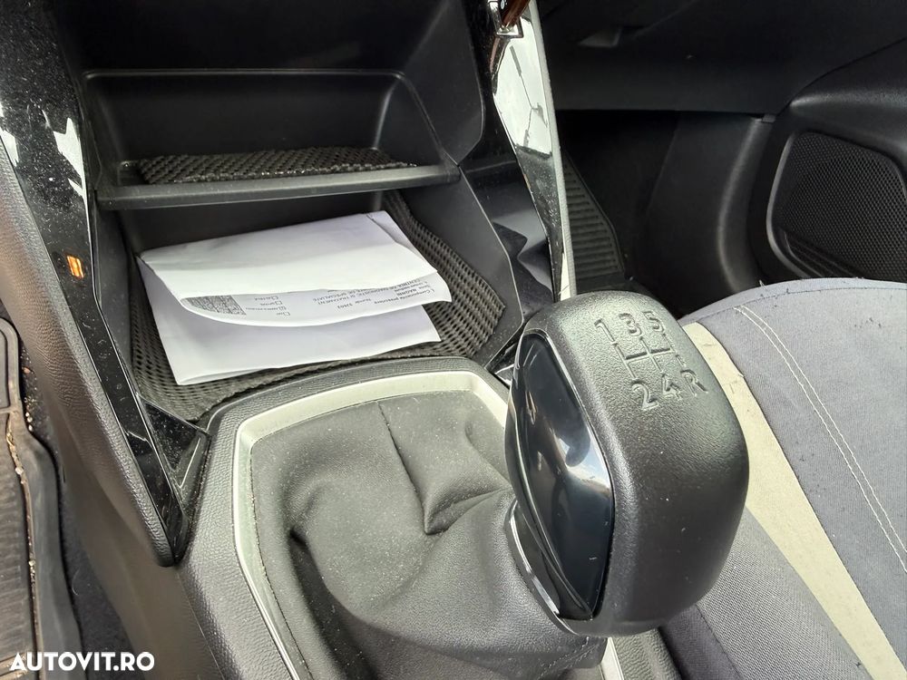 Peugeot 208 1.2 L PureTech STT Active - 21