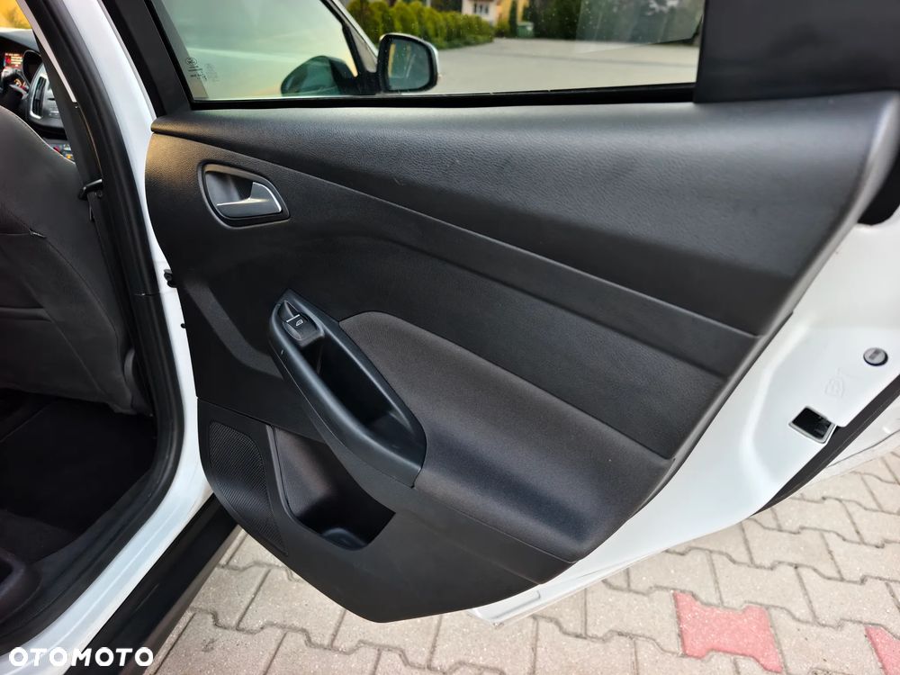 Ford Focus 1.5 EcoBlue Start-Stopp-System TITANIUM DESIGN - 23