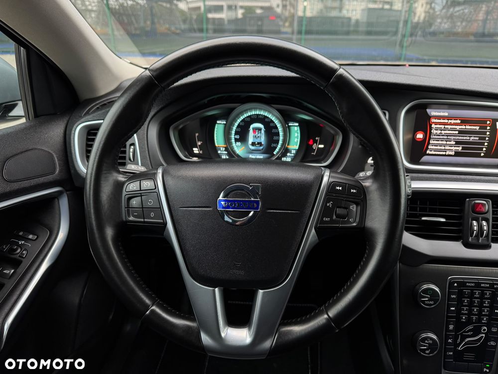 Volvo V40 D3 Summum - 36