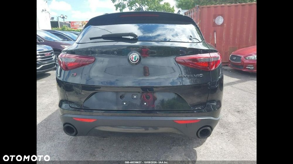 Alfa Romeo Stelvio - 8
