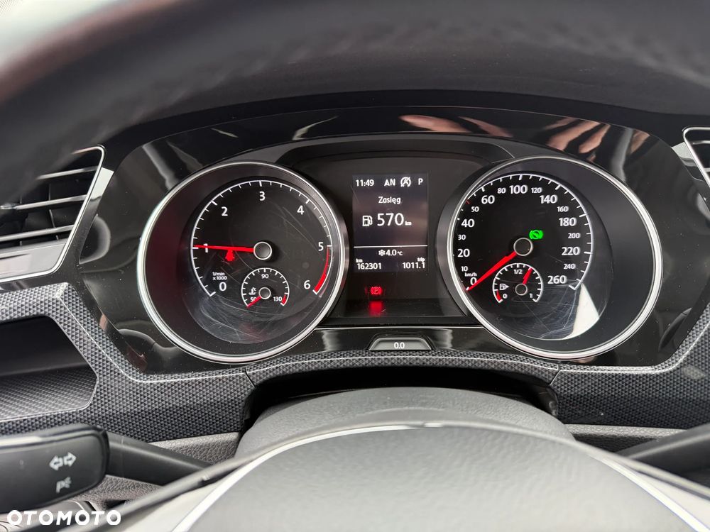 Volkswagen Touran 2.0 TDI SCR DSG UNITED - 24