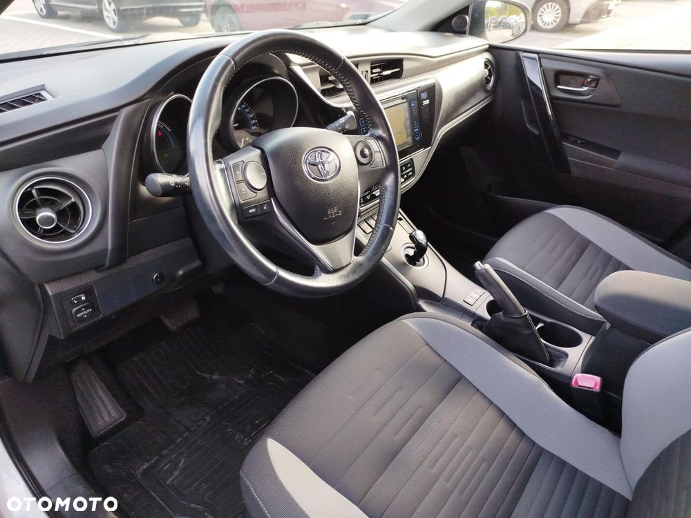 Toyota Auris - 10