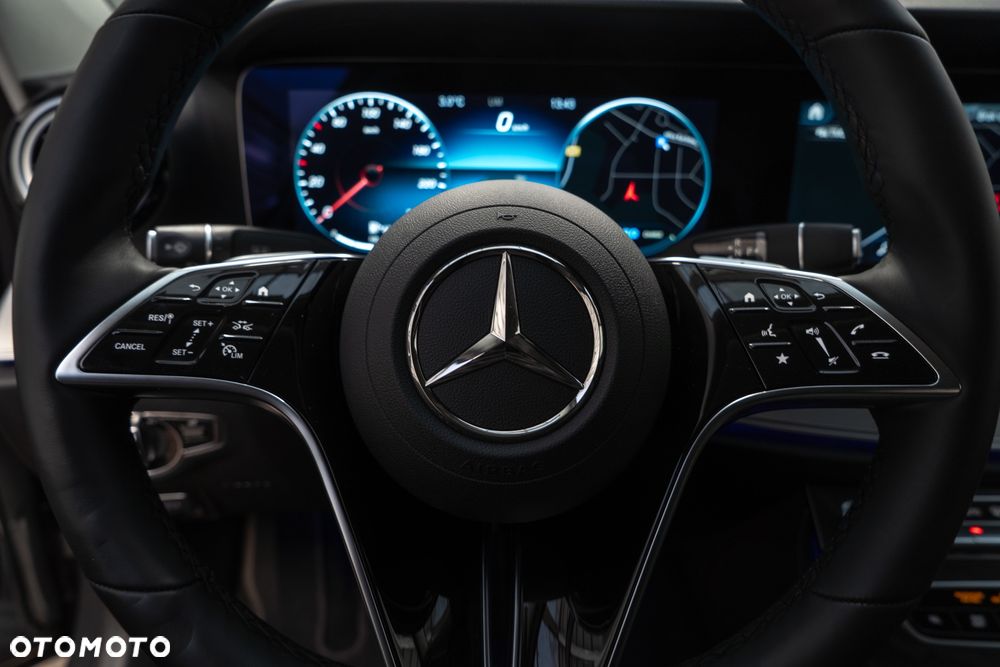 Mercedes-Benz Klasa E - 28