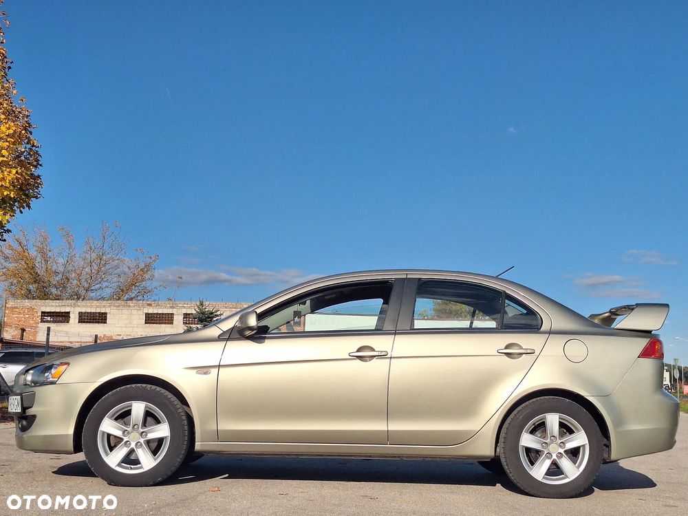 Mitsubishi Lancer 1.5 Invite - 6