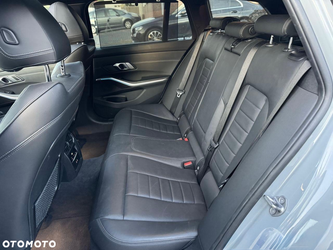 BMW Seria 3 330e PHEV sport - 12