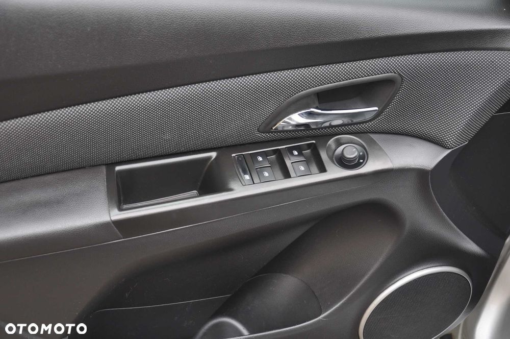 Chevrolet Cruze - 10