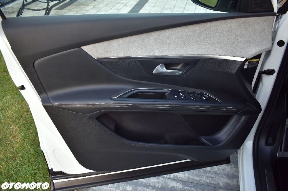 Peugeot 5008 BlueHDi 130 EAT8 GT - 23