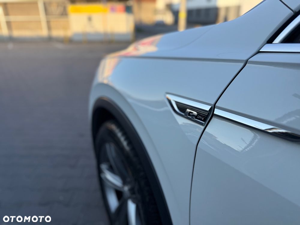 Volkswagen Tiguan ver-2-0-tdi-scr-4motion-dsg-r--line - 9