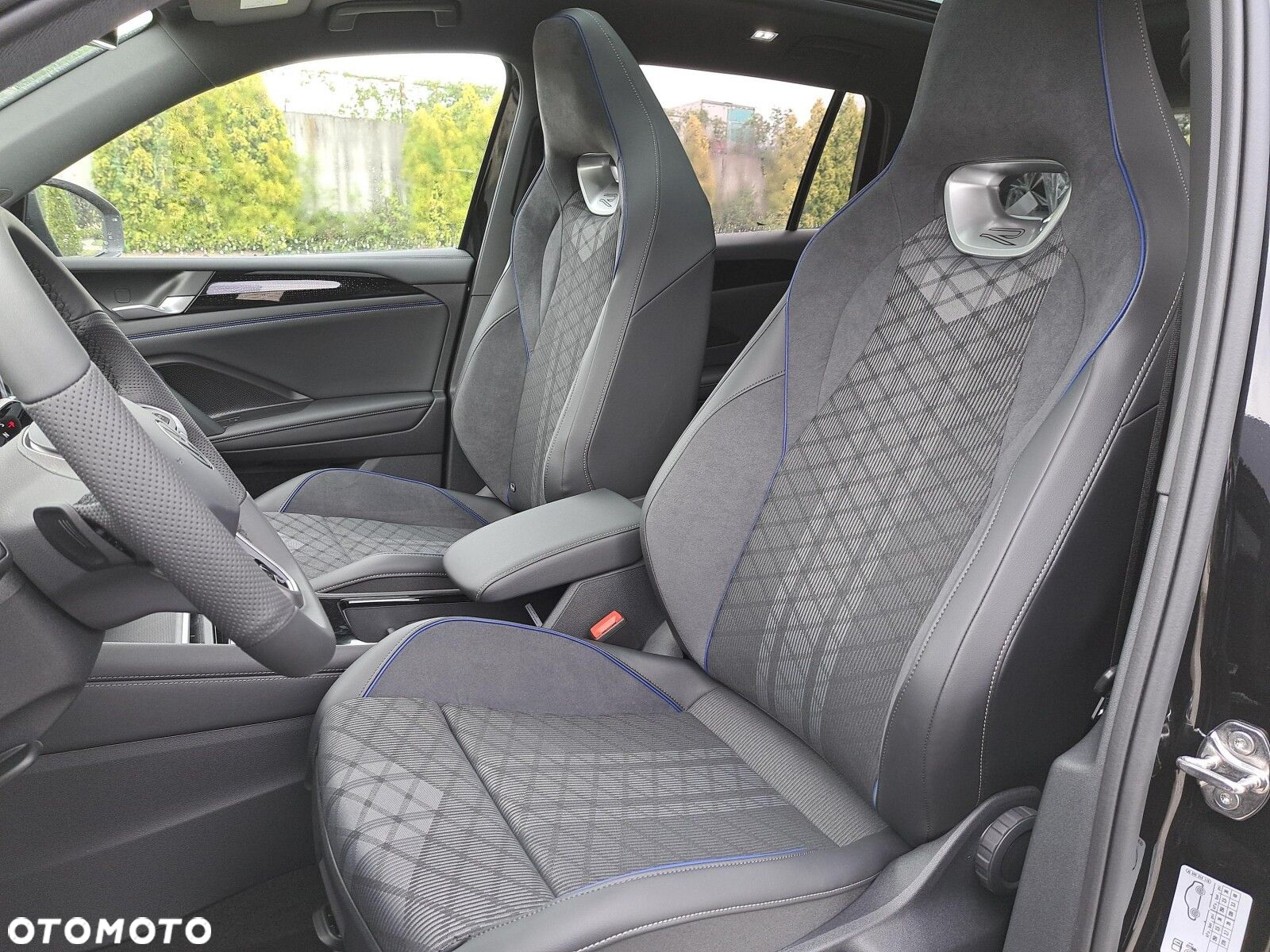 Volkswagen Tiguan - 11