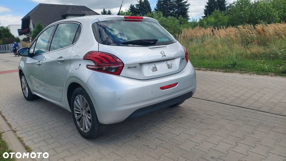 Peugeot 208 PureTech 82 Start & Stop Allure - 3