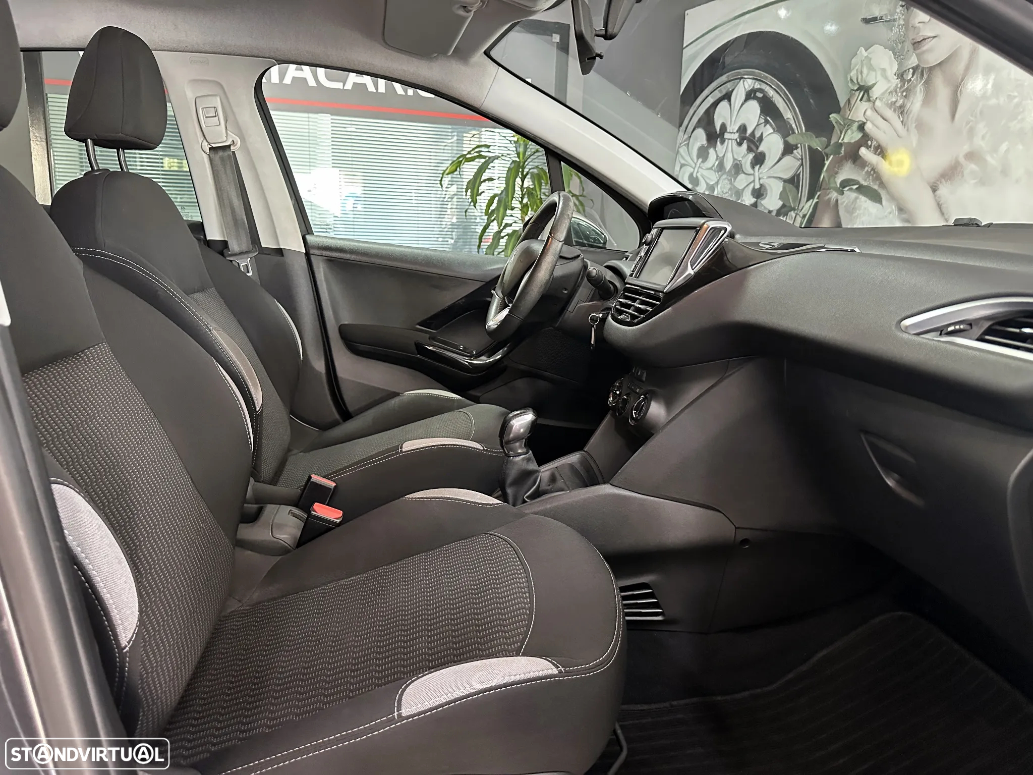 Peugeot 208 1.2 PureTech Style - 17