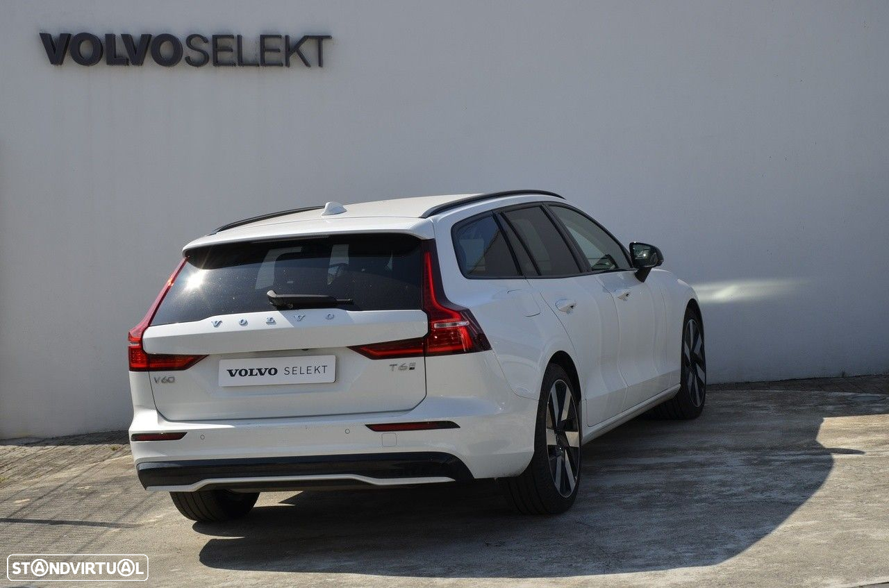 Volvo V60 2.0 T6 AWD TE Plus Dark - 24