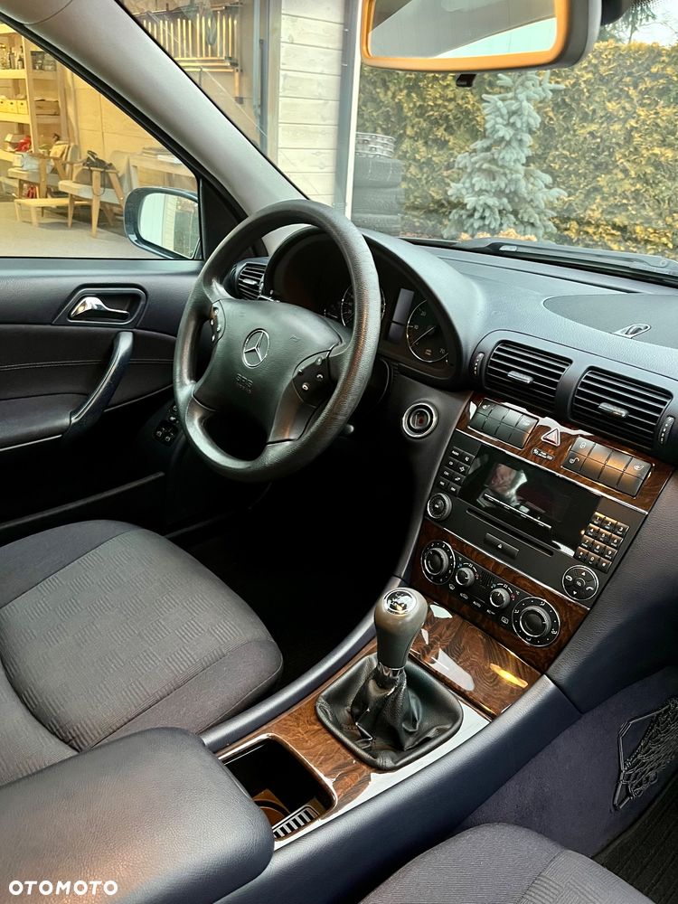 Mercedes-Benz Klasa C 200 Kompressor Classic - 8