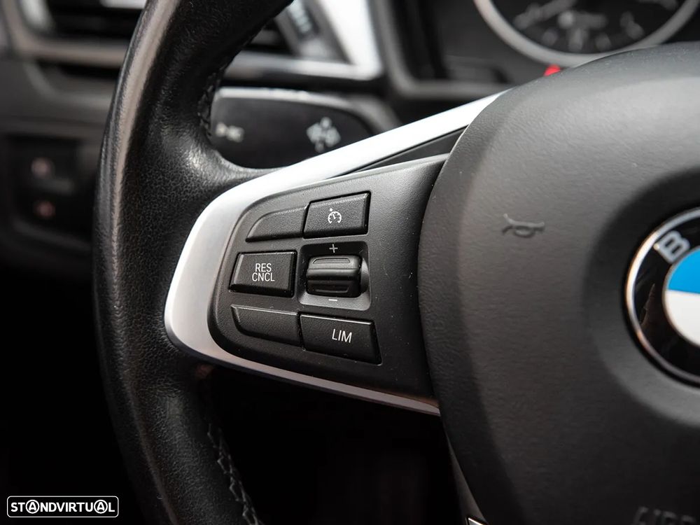 BMW X1 16 d sDrive Line xLine - 29