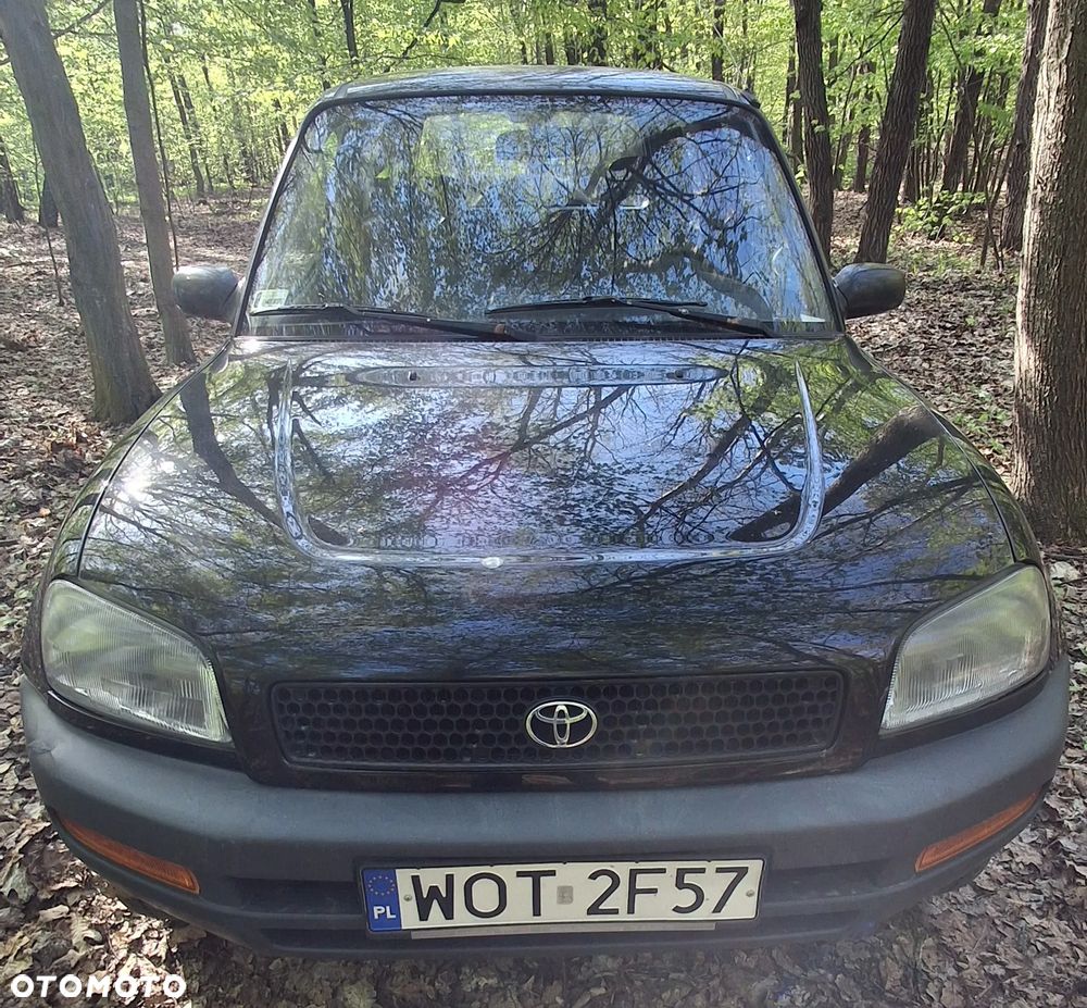 Toyota RAV4 2.0 - 8