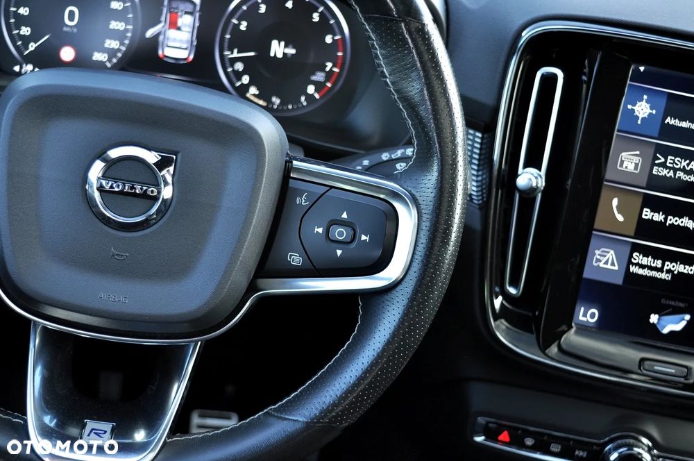 Volvo XC 40 T3 R-Design - 34