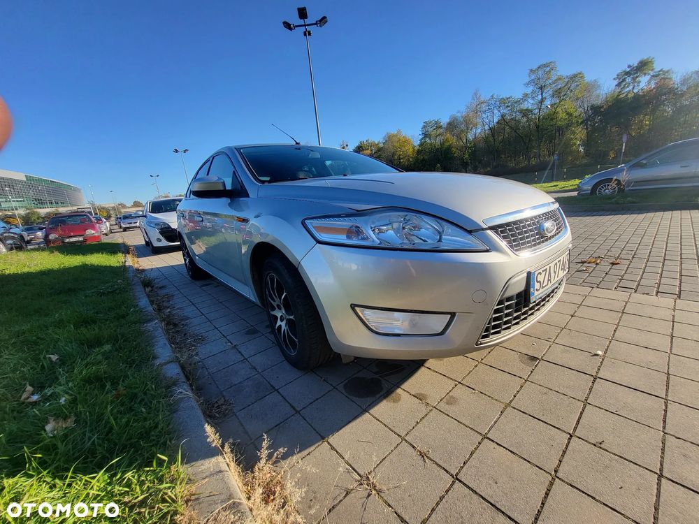 Ford Mondeo 2.0 Ambiente - 1