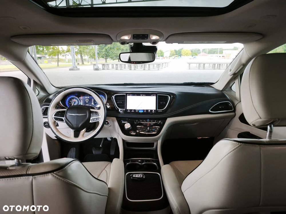 Chrysler Pacifica - 35