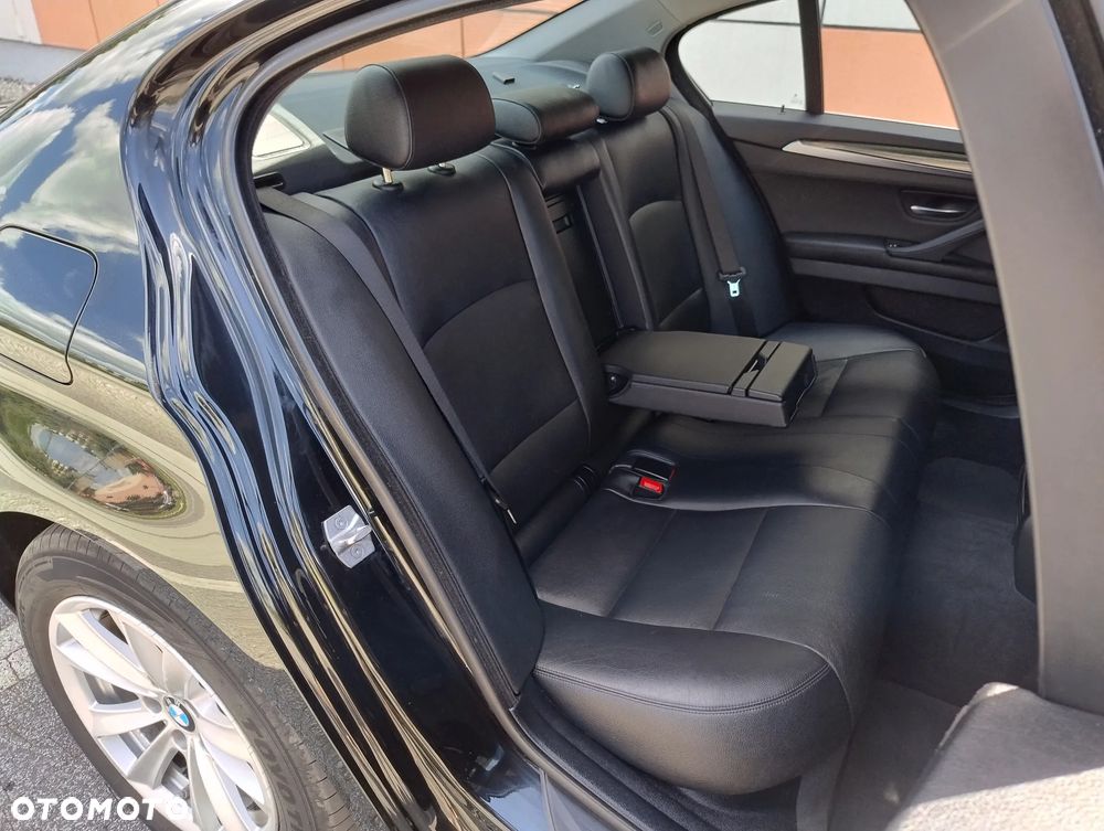 BMW Seria 5 518d - 19