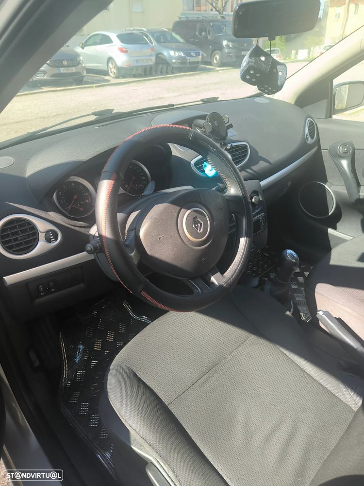 Renault Clio 1.2 16V Dynamique - 20