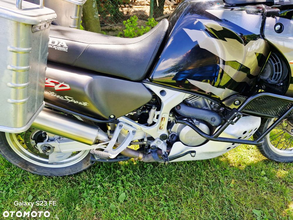 Honda XRV - 24