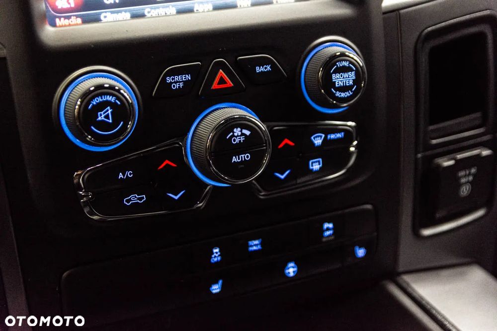 Dodge RAM 1500 5.7 4x4 - 23