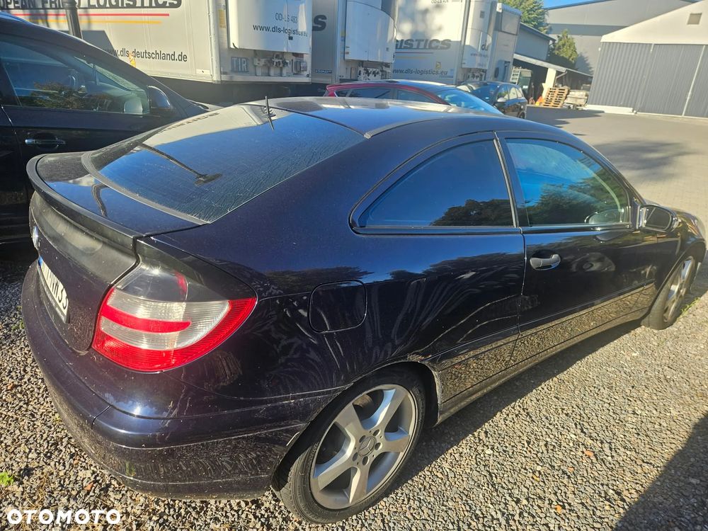 Mercedes-Benz C-Class 2006 photo 3