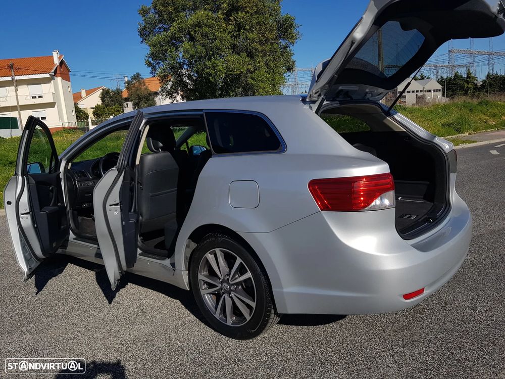 Toyota Avensis SW 2.0 D-4D Luxury+Navi - 54