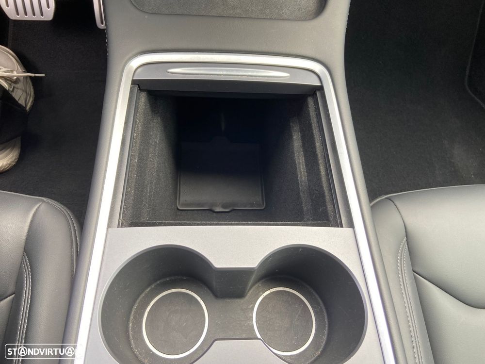 Tesla Model Y Performance Dual Motor AWD - 22
