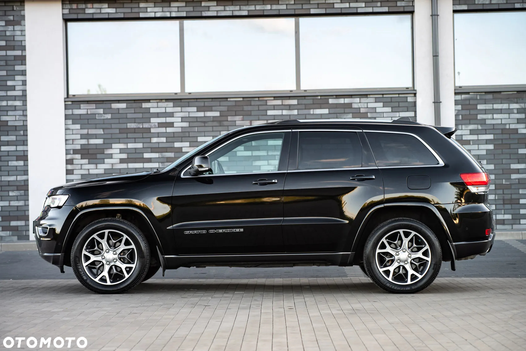 Jeep Grand Cherokee - 10