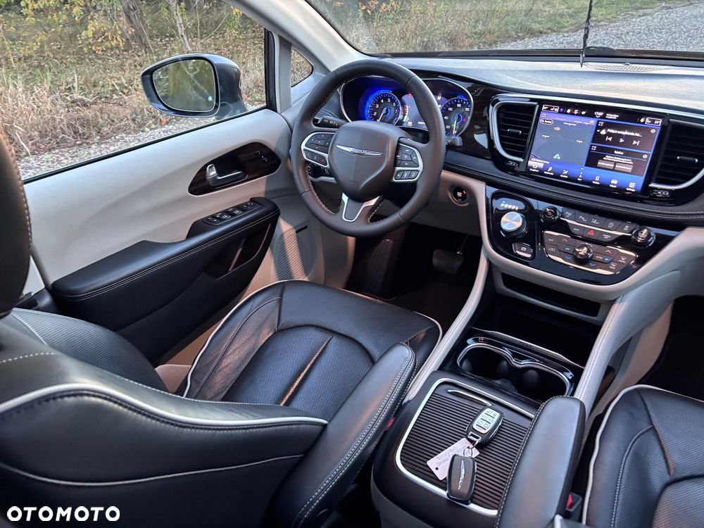 Chrysler Pacifica - 29