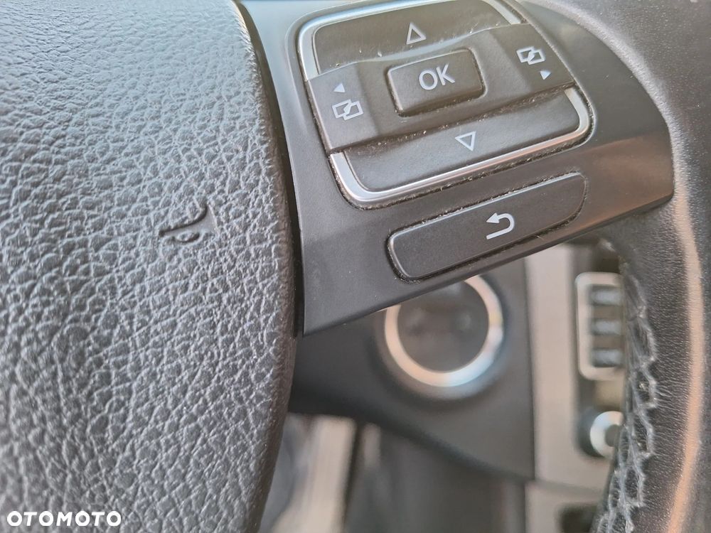 Volkswagen Passat - 12