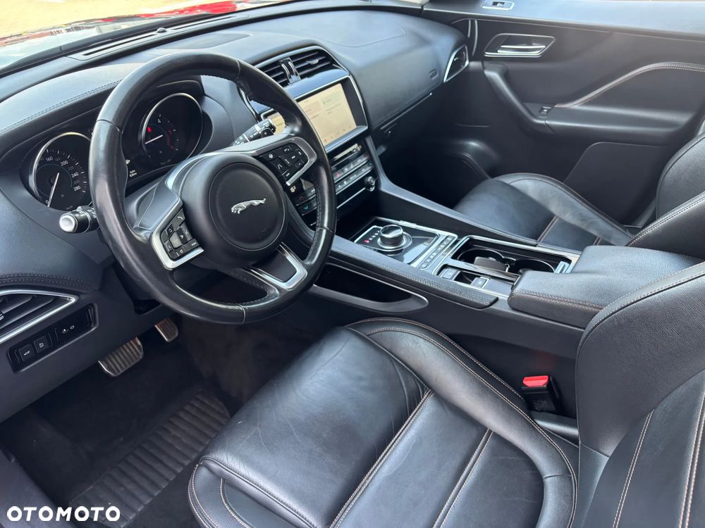 Jaguar F-Pace 2.0 i4D AWD Prestige - 8