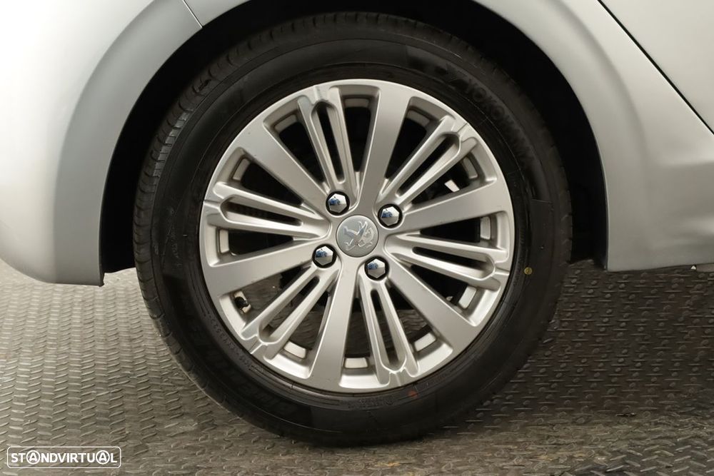 Peugeot 208 1.2 PureTech Active - 5