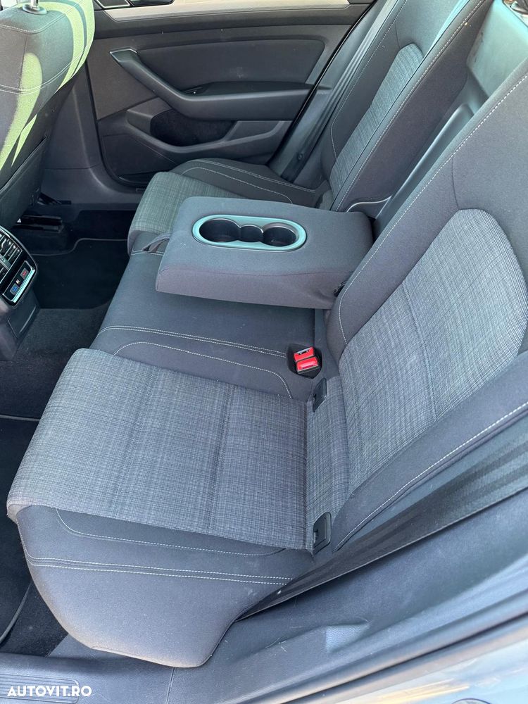 Volkswagen Passat 2.0 TDI SCR DSG Business - 39