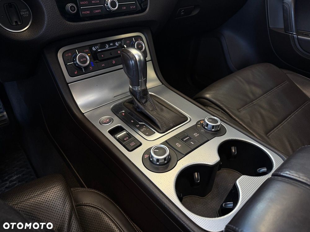 Volkswagen Touareg - 32