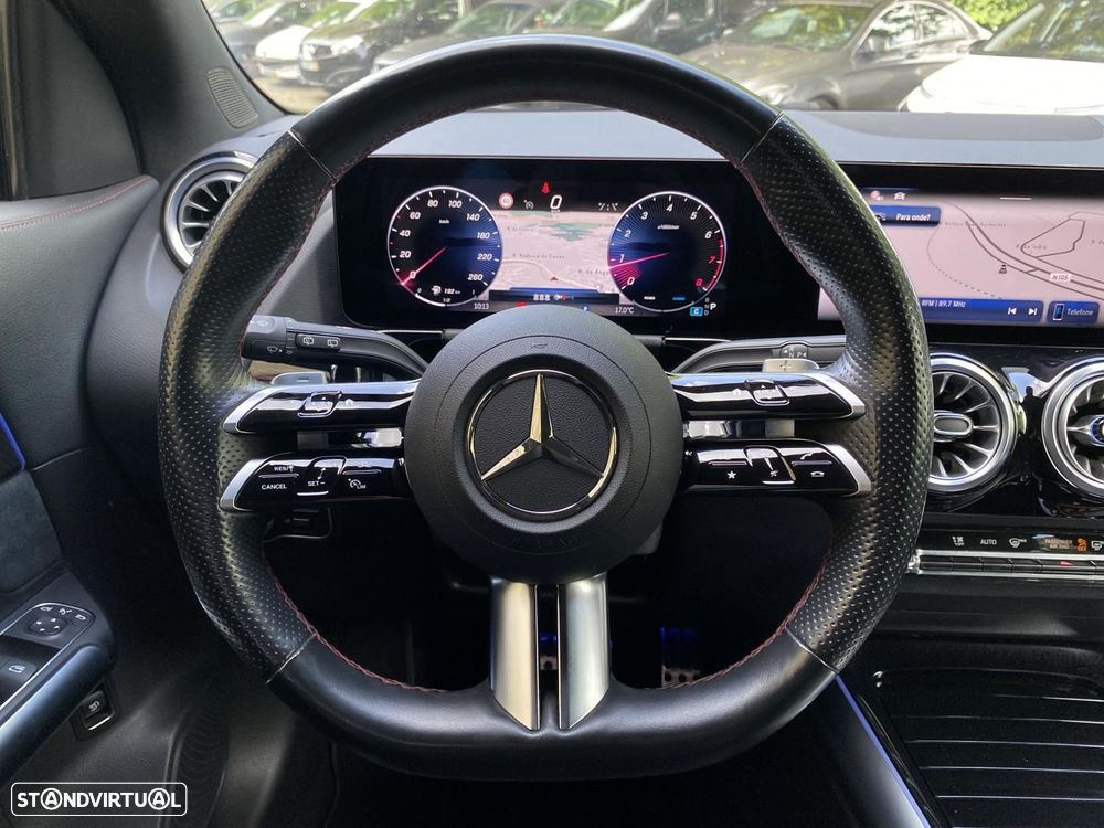 Mercedes-Benz GLA 200 AMG Line - 11