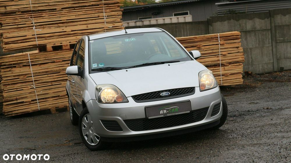 Ford Fiesta 1.25 Ambiente - 32