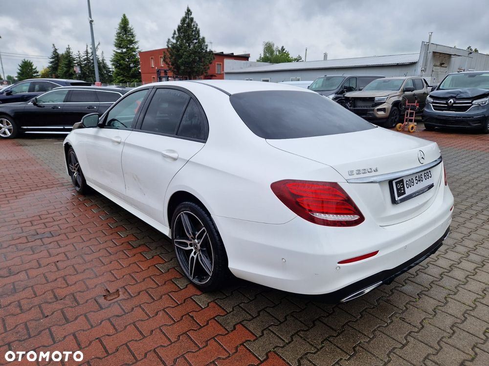 Mercedes-Benz Klasa E 220 d 4-Matic Business Edition 9G-TRONIC - 2