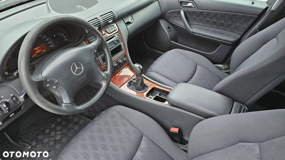 Mercedes-Benz Klasa C 200 CDI Classic - 14