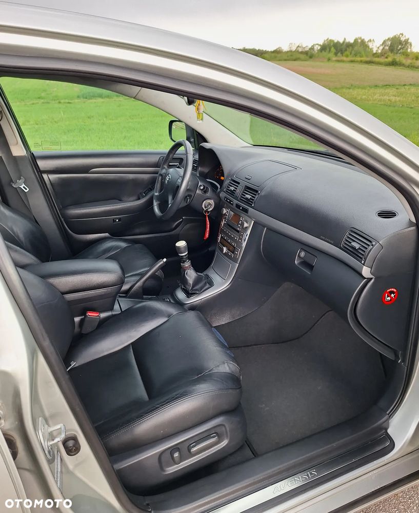 Toyota Avensis 2.2 D-4D Prestige - 31